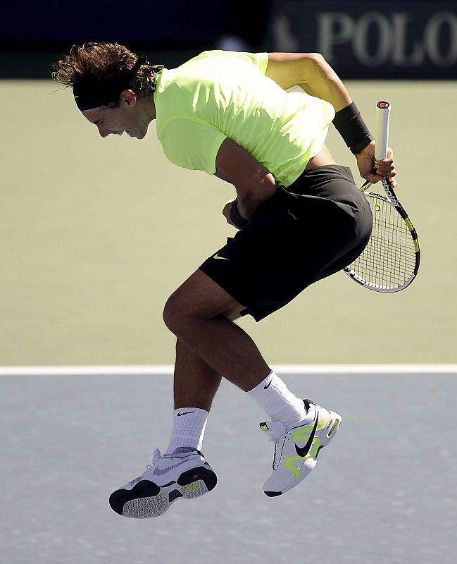 Rafael Nadal celebra su triunfo ante el ruso Mikhail Youzhny en semifinales del Abierto de Tenis de Estados Unidos.