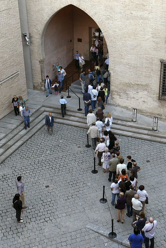 LA CAPILLA ARDIENTE DE JOSÉ A. LABORDETA SE ABRE AL PÚBLICO