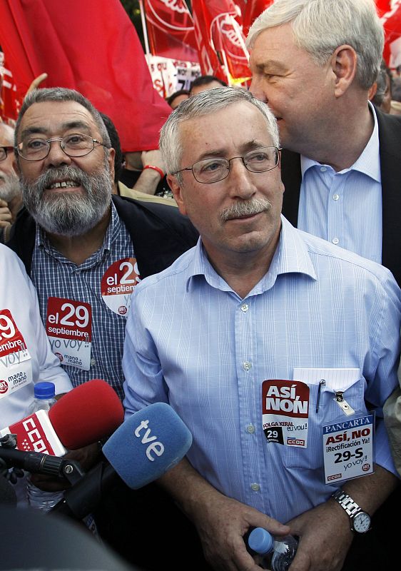 Los líderes de UGT, Cándido Mendez y CC.OO, Ignacio Fernández Toxo, al comienzo de la manifestación en Madrid.