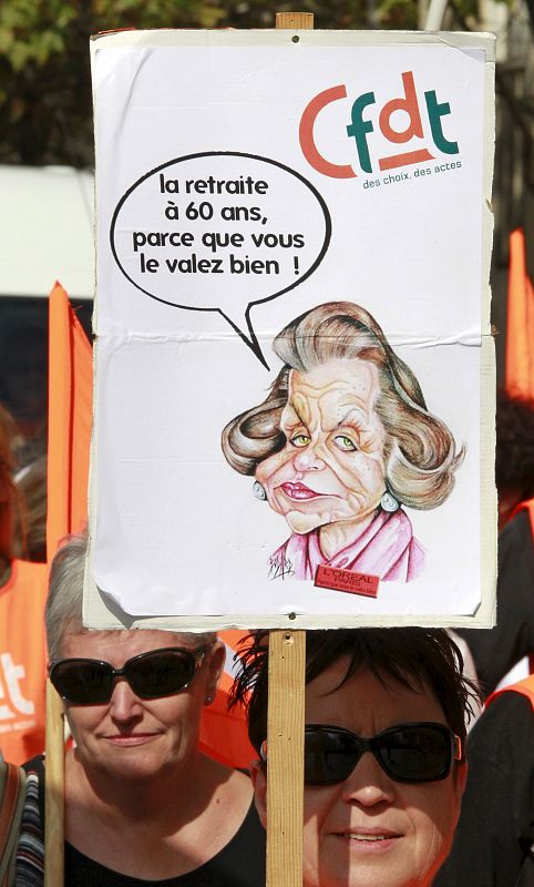 MILES DE FRANCESES SE MANIFIESTAN CONTRA LA REFORMA DE LAS PENSIONES