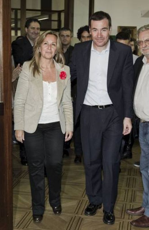 TOMÁS GÓMEZ GANA EN PRIMARIAS SOCIALISTAS MADRILEÑAS A CANDIDATA DE ZAPATERO