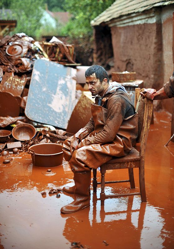 Desolación ante el barro rojo