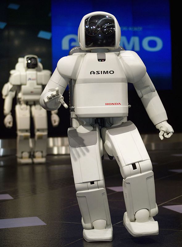 Su nombre corresponde a las siglas Advanced Step in Innovative Mobility ("un paso más allá en movilidad avanzada) aunque para muchos sea más un homenaje a Isaac Asimov