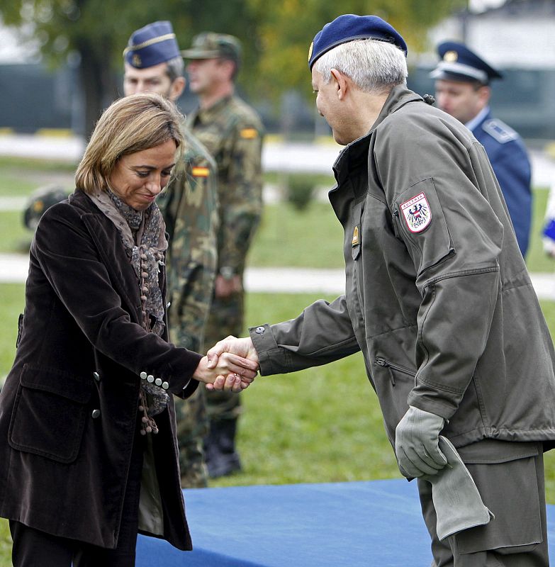 MINISTRA DE DEFENSA EN BOSNIA