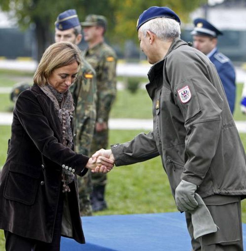 MINISTRA DE DEFENSA EN BOSNIA