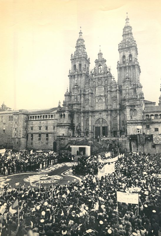 Juan Pablo II en la plaza del Obradoiro en 1982