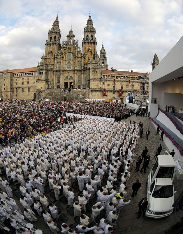 MISA EN LA PLAZA DEL OBRADOIRO