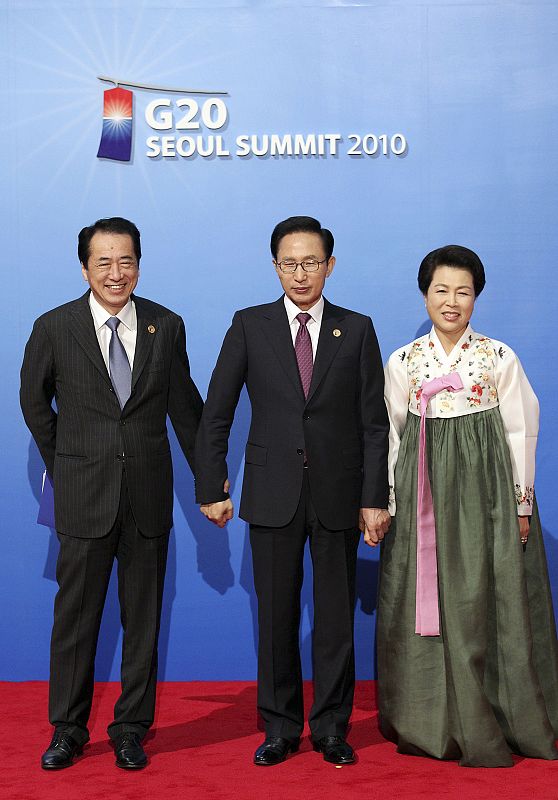 El presidente de Corea del Sur y su esposa junto al primer ministro de Japón, Naoto Kan