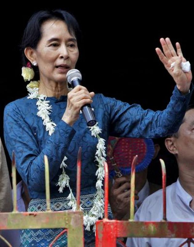 SUU KYI DEFIENDE LA LIBERTAD DE EXPRESIÓN EN SU PRIMER MITIN POLÍTICO