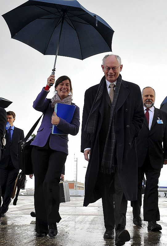 El presidente del Consejo Europeo, el belga Herman Van Rompuy, llega a la cumbre de la OTAN que se ceebra en Lisboa.