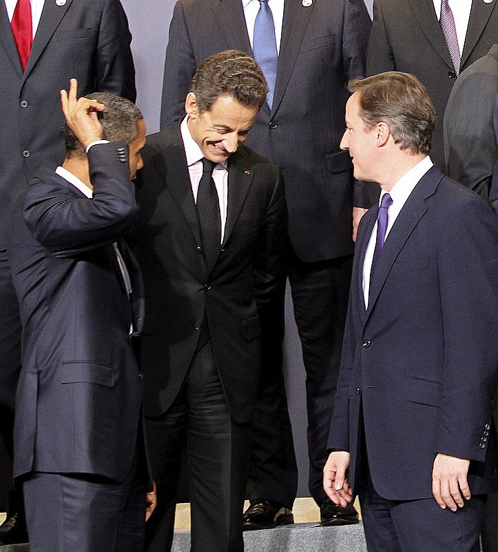 El presidente francés, Nicolas Sarkozy, junto al presidente de Estados Unidos, Barack Obama,  y al primer ministro británico, David Cameron.