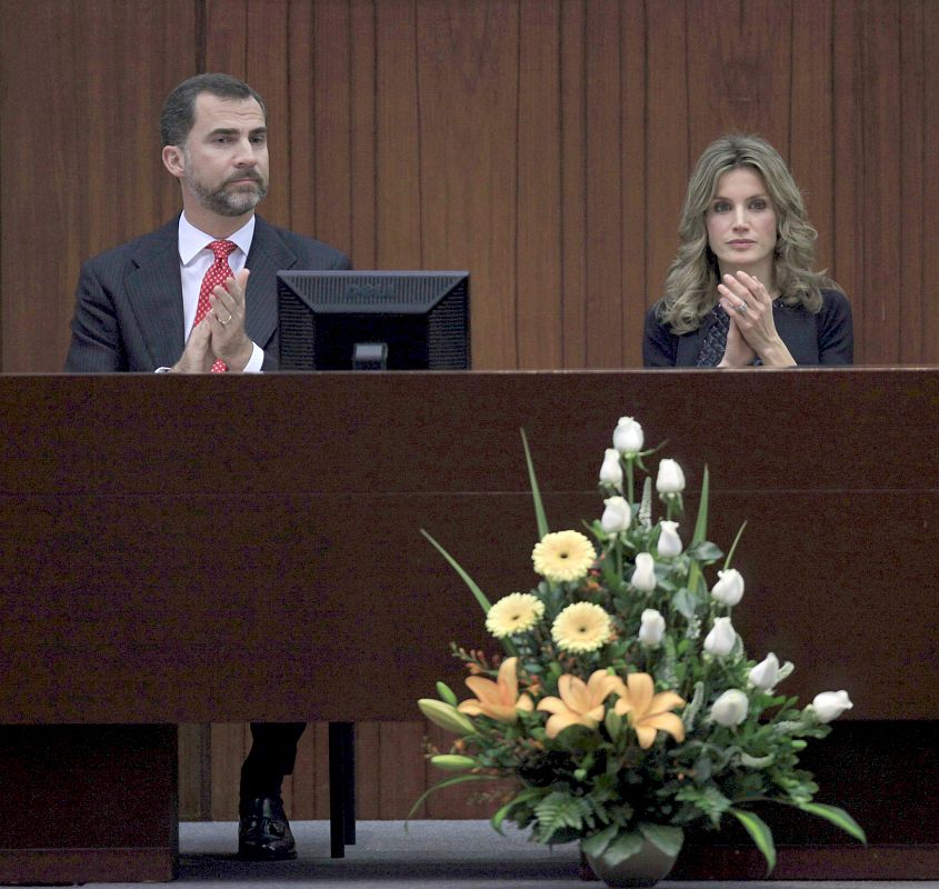 Don Felipe y doña Letizia durante la clausura del encuentro empresarial entre España y Perú celebrado en Lima.