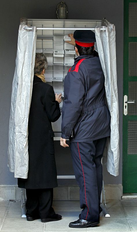 LA PARTICIPACIÓN A LAS 13.00 HORAS ES DEL 24,78% MUY SIMILAR A LA DE 2006