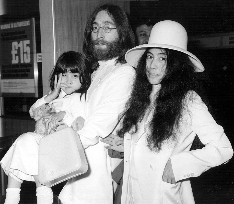 El matrimonio con la hija de Yoko Ono, Kyoto, en el inicio de su relación sentimental.