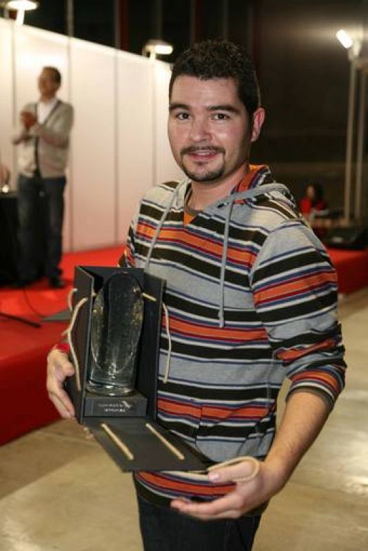  Mike Bonales (Premio al mejor cómic On Line por 'Conejo Frustrado')
