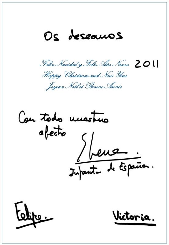 Bajo la impresión "Feliz Navidad y Feliz Año Nuevo", también escrito en francés e inglés, la Infanta desea unas felices fiestas "con todo nuestro afecto" y firma la tarjeta junto a las rúbricas de sus hijos