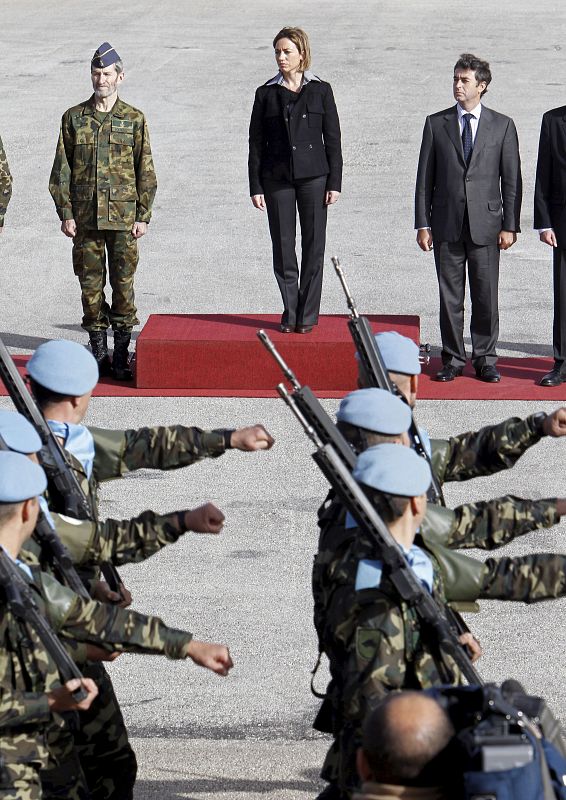 Es la quinta visita de la ministra a los 1.100 militares en tierras libanesas.