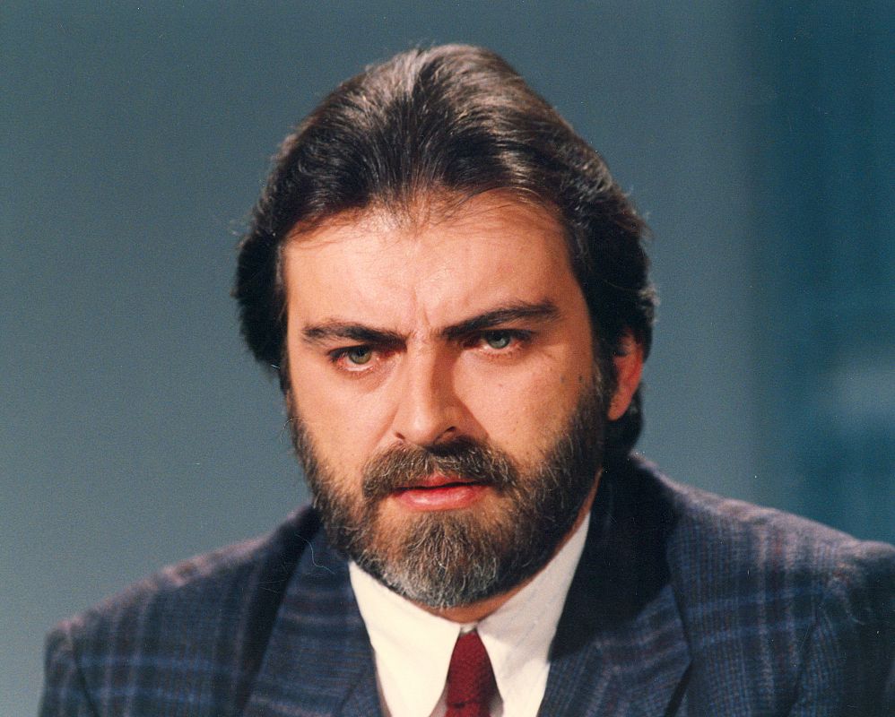 Desde que empezó su andadura profesional en RTVE con apenas 19 años hasta su última ocupación como director de Comunicación de Puertos del Estado, toda su vida ha estado ligada a la prensa.