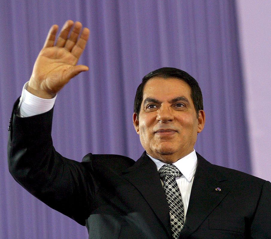 Ben Alí, en una foto de archivo de 2007, ha abandonado finalmente Túnez tras las revueltas.