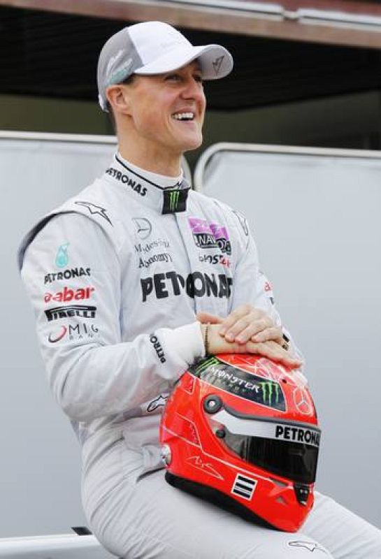 Schumacher durante la presentación de su equipo de F1, Mercedes, en Cheste.
