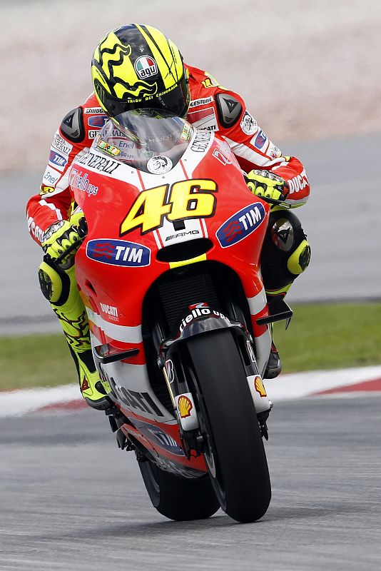 Valentino Rossi, de rojo Ducati.