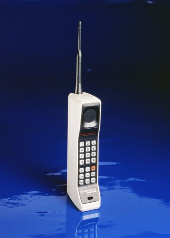 El Motorola Dynatac 8000x fue el primer teléfono móvil del mundo.