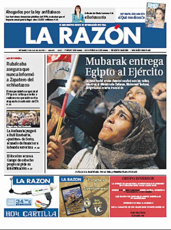 El diario La Razón dice: "Mubarak entrega Egipto al Éjército".