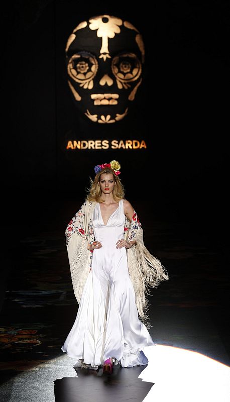 La iconografía mexicana, con notorios ecos de Frida Kahlo, ha llenado la pasarela.