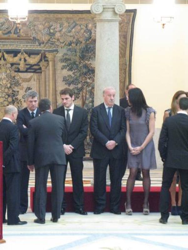  Del Bosque y Pasabán hablan antes del comienzo, Jorge Lorenzo fue el último en aparecer de los premiados.