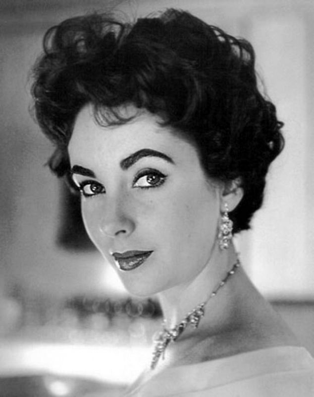 Elizabeth Taylor ha muerto a los 79 años