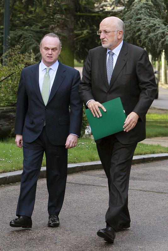 ZAPATERO EXPLICA A LOS GRANDES EMPRESARIOS LAS MEDIDAS DEL PACTO DEL EURO