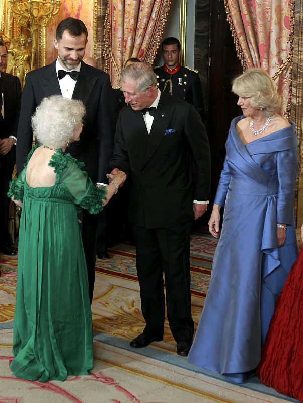 LOS PRÍNCIPES DE ASTURIAS OFRECEN UNA CENA AL PRÍNCIPE CARLOS DE INGLATERRA Y A LA DUQUESA DE CORNUALLES