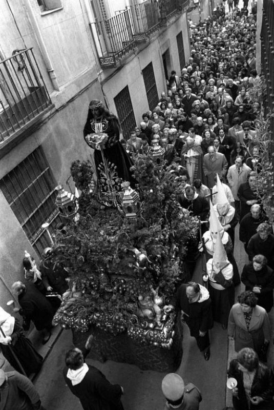 Procesión  de Jesús el pobre. Madrid, 11 de abril de 1974Archivo Regional de la Comunidad de Madrid - Fondo Fotográfico Martín Santos Yubero