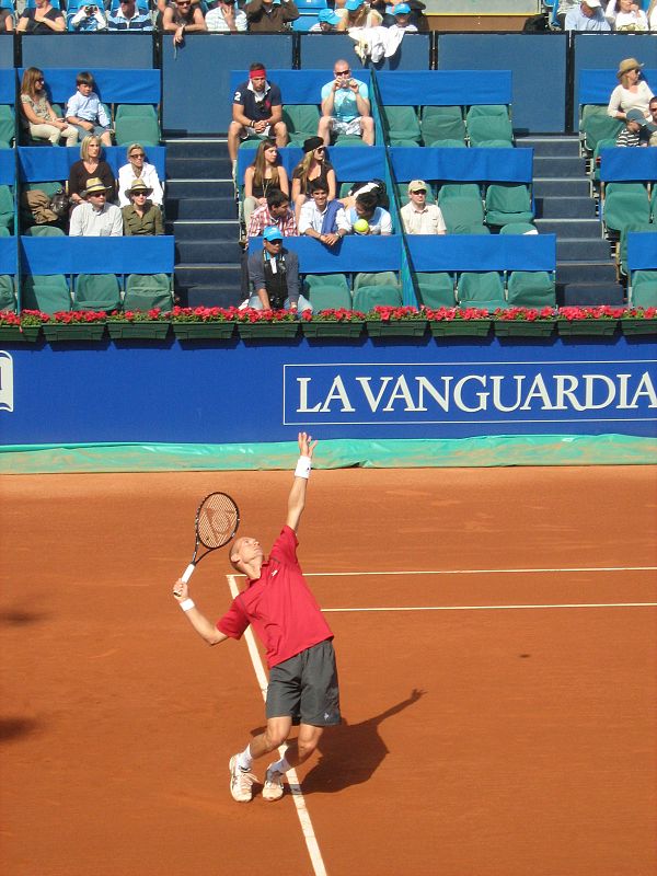 Saque de Davydenko en Barcelona