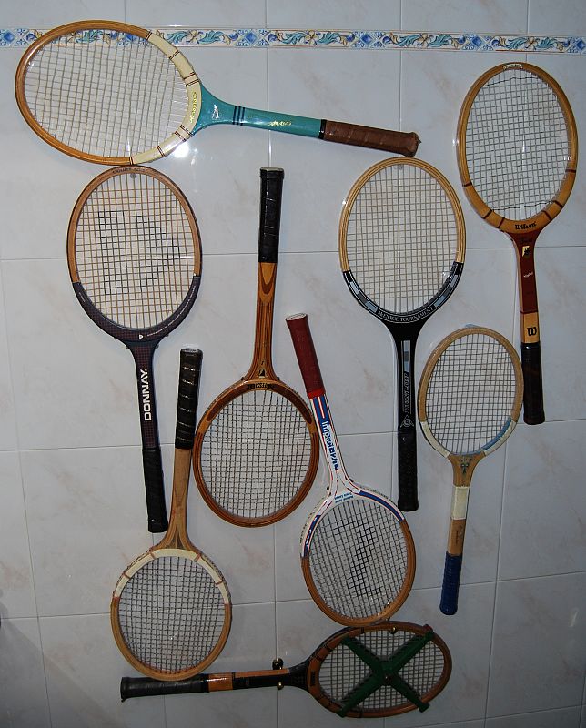 Aquí va parte de mi colección de raquetas de madera.