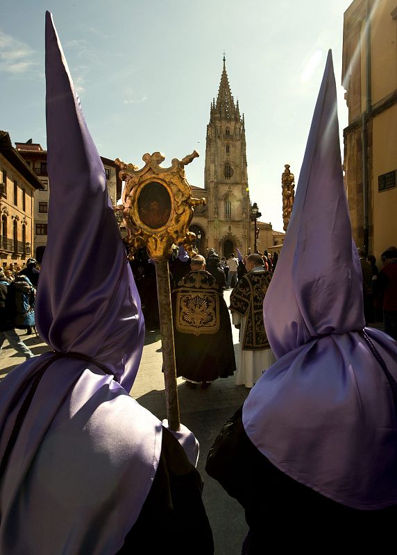 SEMANA SANTA OVIEDO