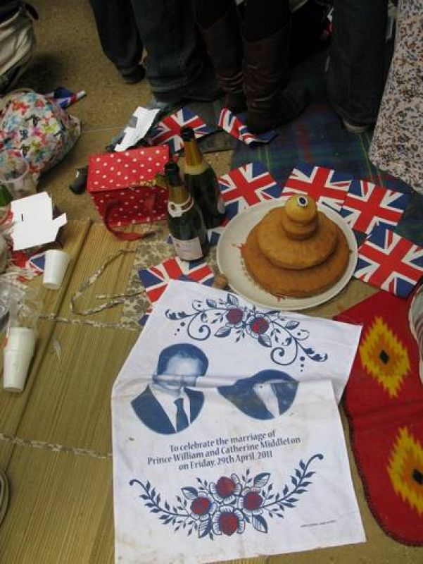  Una réplica del anillo de prometida de Kate Middleton pone la guinda a este pastel. 