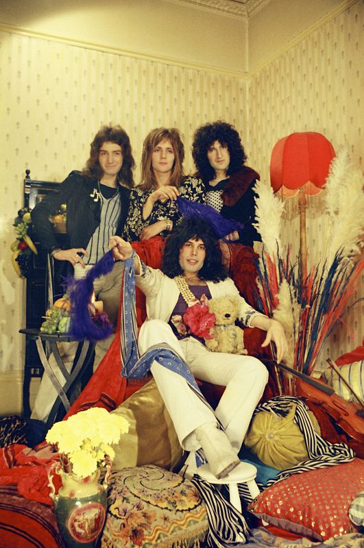 Queen en sus inicios, en plena época glam-rock.