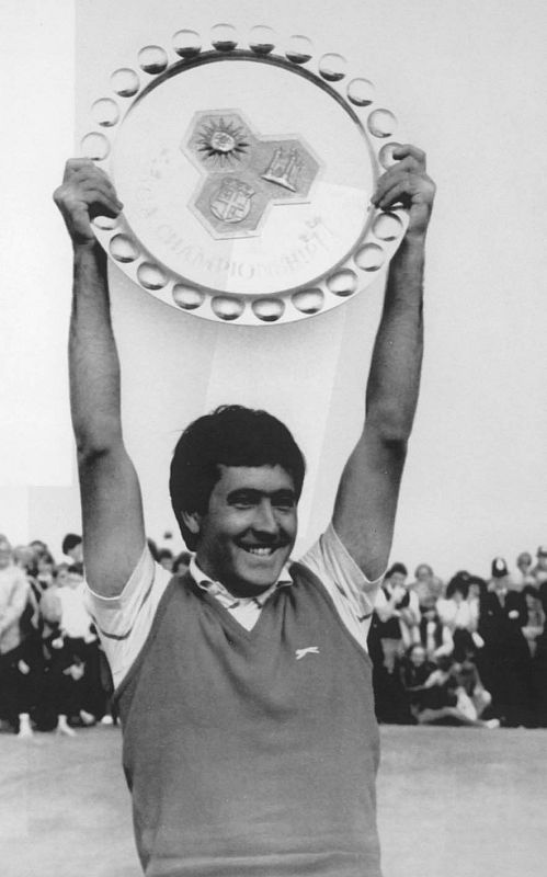 Una imagen frecuente en Severiano Ballesteros, alzando un título, lo que repitió 94 veces en su carrera.