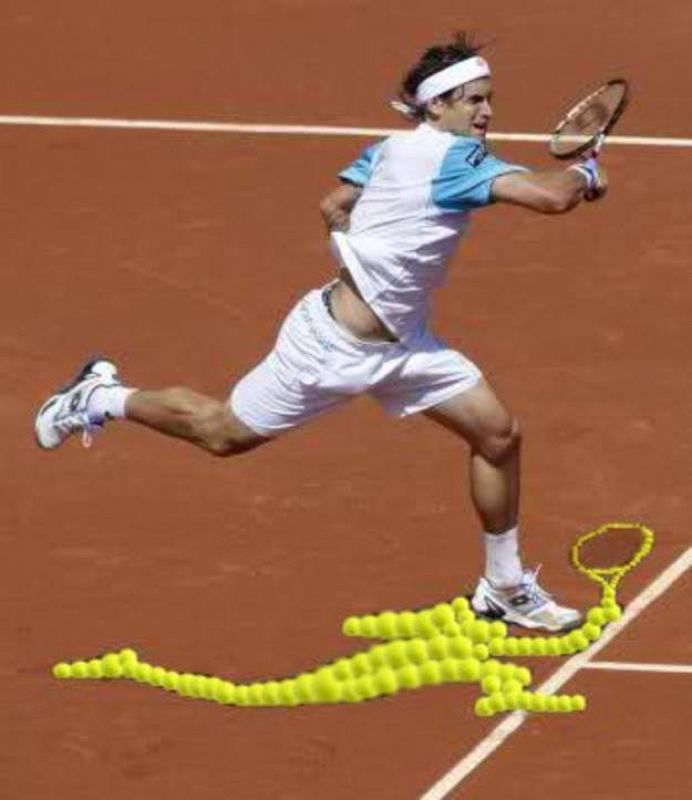 Aquí mando esta foto que hice de David con su sombra llena de pelotas de tenis.