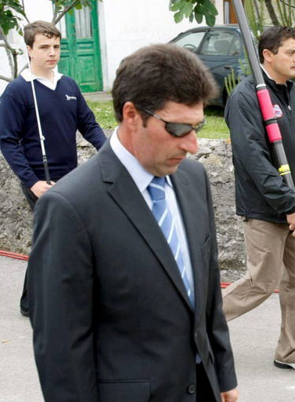 El golfista de origen guipuzcoano en la comitiva fúnebre de su compañero Severiano Ballesteros, en 2011. Juntos formaron la mejor pareja de la Copa Ryder, que ganaron cuatro veces.