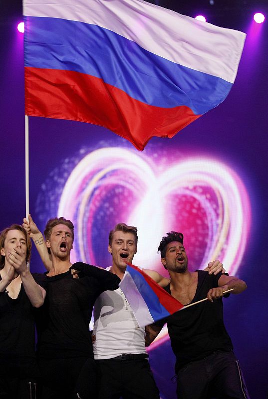 El candidato ruso, Alexey Vorobyov, celebrando su presencia en la Final de Eurovisión