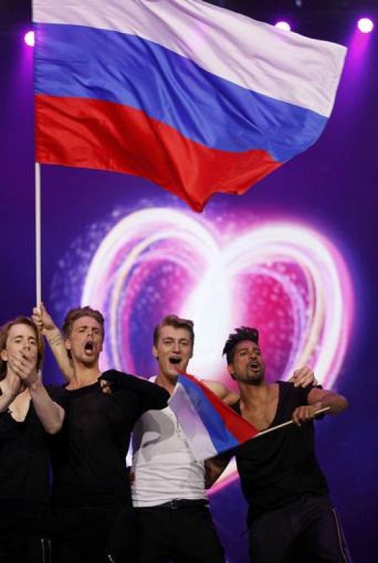 El candidato ruso, Alexey Vorobyov, celebrando su presencia en la Final de Eurovisión 