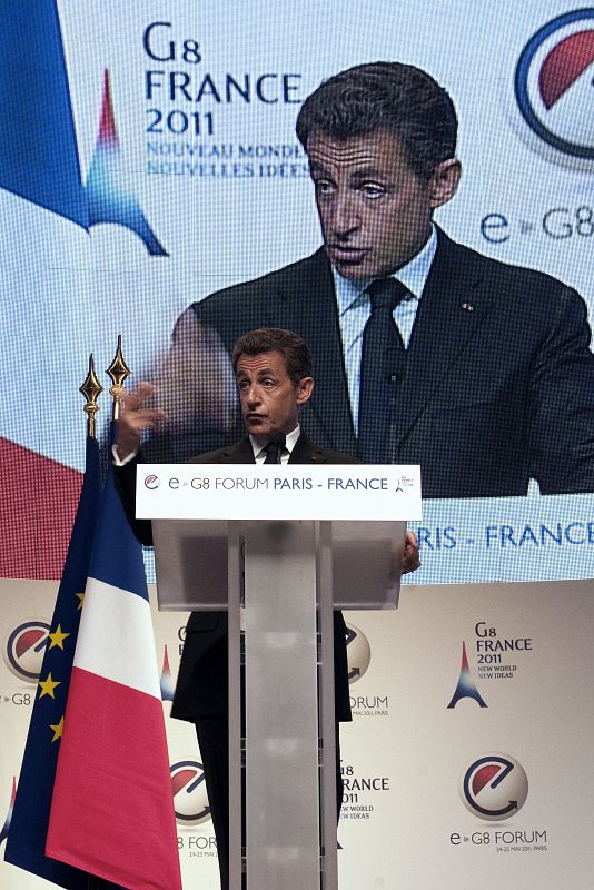 Otra de las instantáneas durante la intervención del presidente francés, Nicolás Sarkozy, en la apertura de la reunión de líderes de internet que se ha celebrado en la previa de la cumbre del G8
