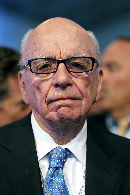 El magnate de los medios de comunicación, Rupert Murdoch, durante la reunión de figuras destacadas de internet, previa a la cumbre de países del G8, en París, Francia