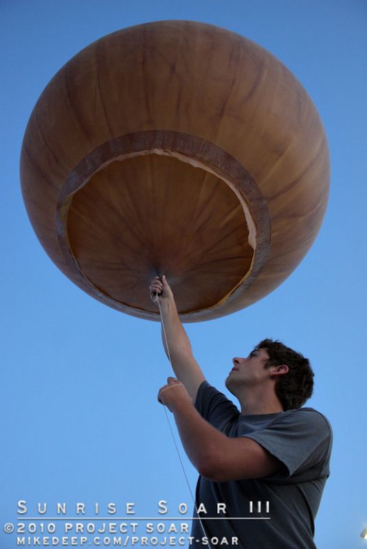 Quienes se adentran en el mundillo de las fotos desde gran altura suelen decantarse por usar grandes globos sonda