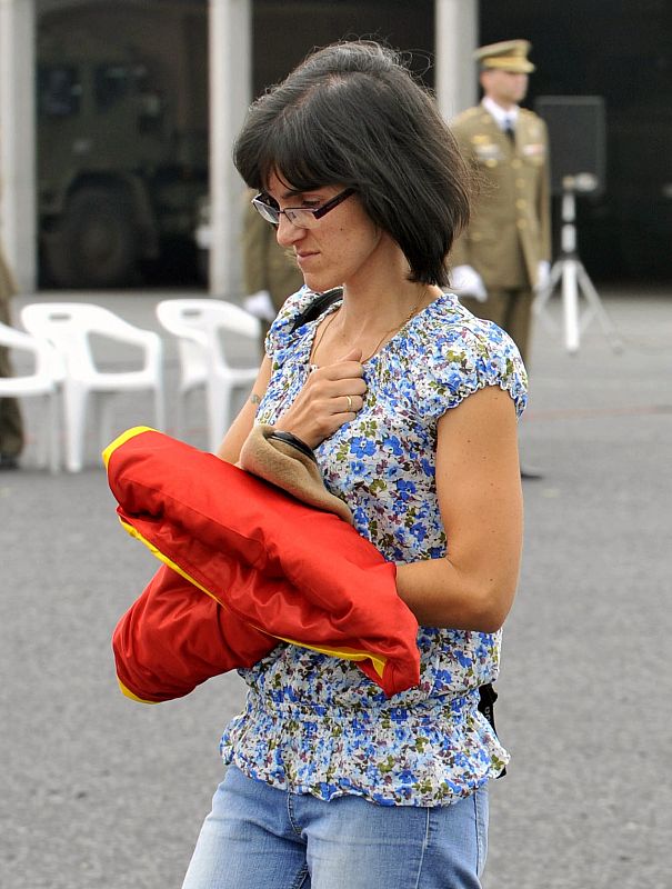La viuda del soldado Manuel Argudin Perrino, fallecido en Afganistán el pasado domingo