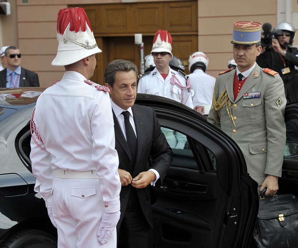 El primer ministro francés, Nicolás Sarkozy, a su llegada a la misa.