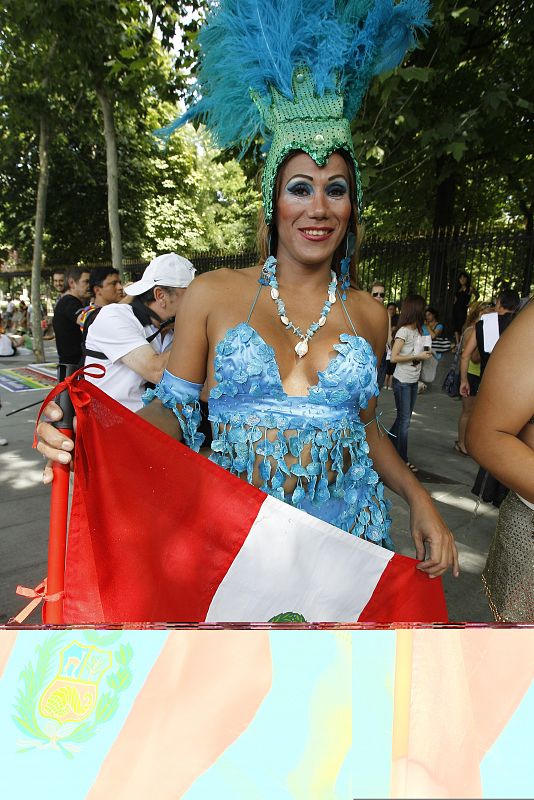 MILES DE PERSONAS Y 35 CARROZAS COLAPSARÁN MADRID EN LA MARCHA DEL ORGULLO