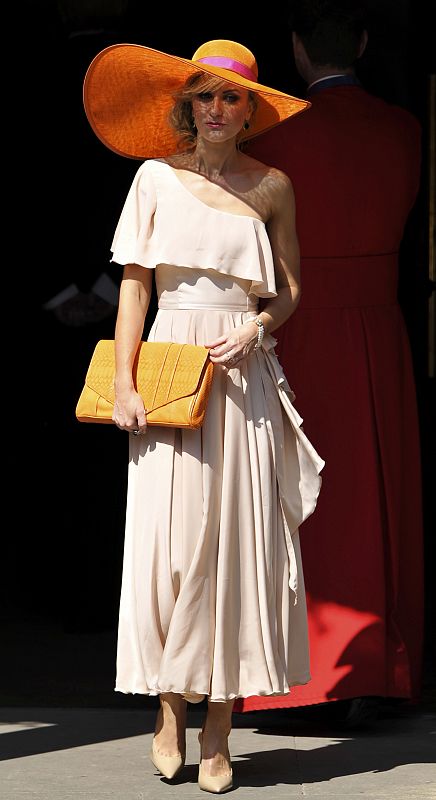 Coronation Street actress Katherine Kelly arrives before the marriage of Britain's Zara Phillips and Mike Tindall at Canongate Kirk in Edinburgh